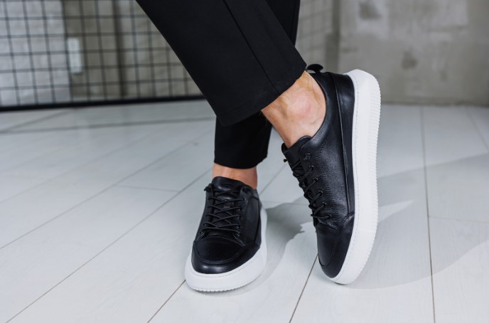 Как ухаживать за мужскими кроссовками, чтобы они служили дольше?