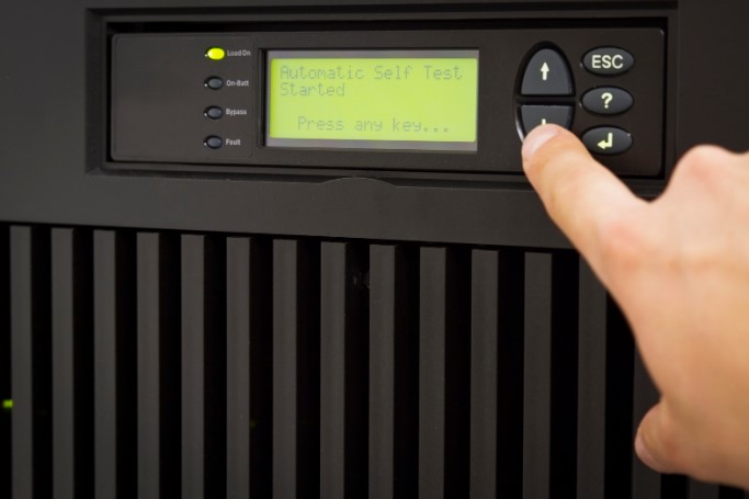 Принцип работы и устройство стабилизатора напряжения